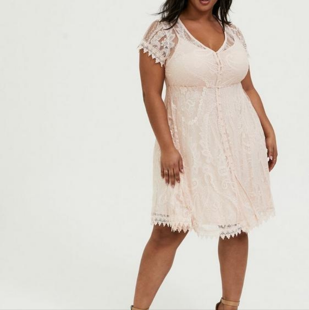 Torrid sz 1 lace button front dress
